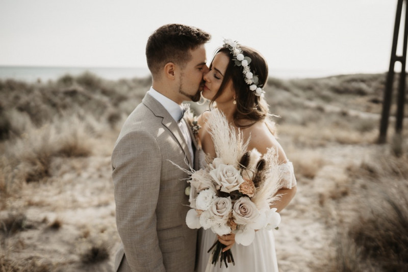 Die standesamtliche Hochzeit von Sonja & Matthias in Zingst an der Ostsee im Elopement Stil