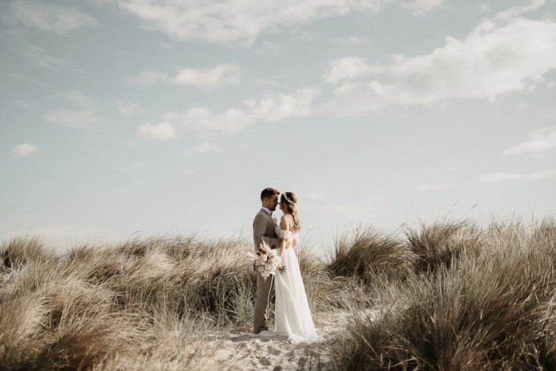Die standesamtliche Hochzeit von Sonja & Matthias in Zingst an der Ostsee im Elopement Stil