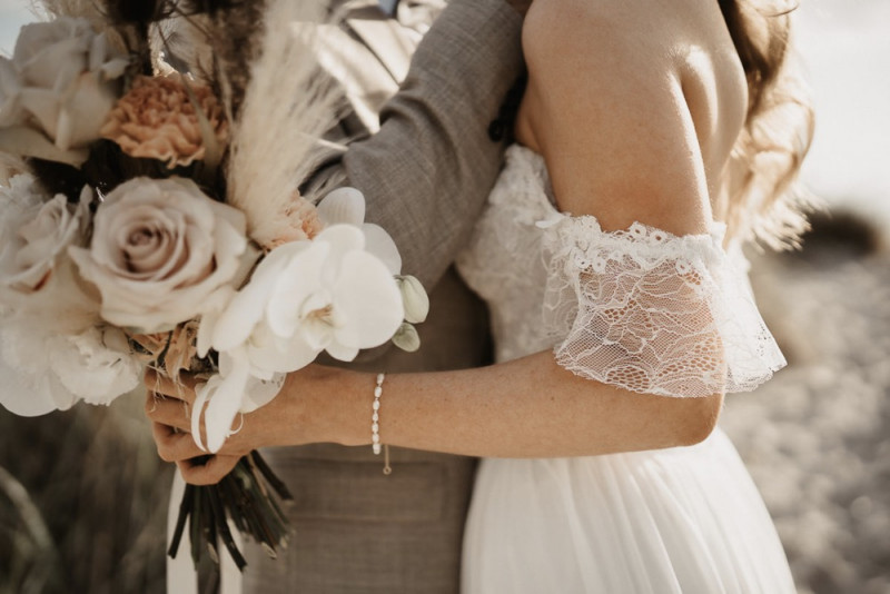 Die standesamtliche Hochzeit von Sonja & Matthias in Zingst an der Ostsee im Elopement Stil