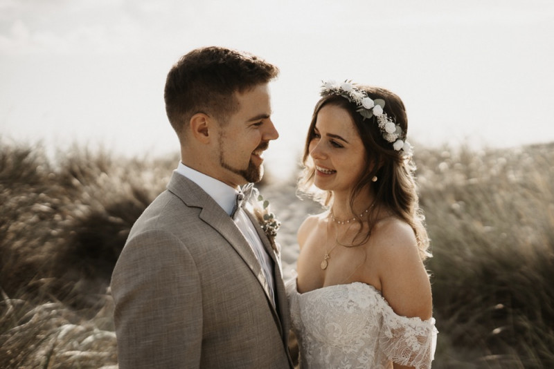Die standesamtliche Hochzeit von Sonja & Matthias in Zingst an der Ostsee im Elopement Stil