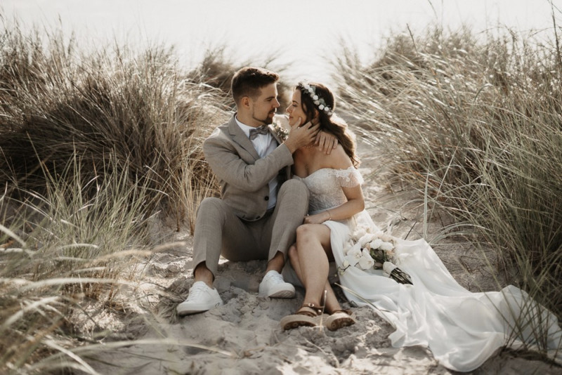 Die standesamtliche Hochzeit von Sonja & Matthias in Zingst an der Ostsee im Elopement Stil