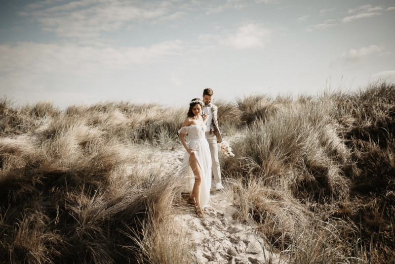 Die standesamtliche Hochzeit von Sonja & Matthias in Zingst an der Ostsee im Elopement Stil