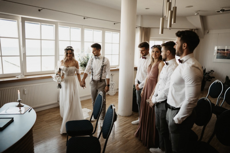 Die standesamtliche Hochzeit von Sonja & Matthias in Zingst an der Ostsee im Elopement Stil