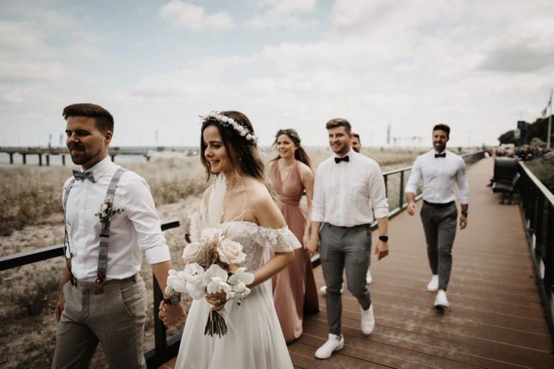 Die standesamtliche Hochzeit von Sonja & Matthias in Zingst an der Ostsee im Elopement Stil