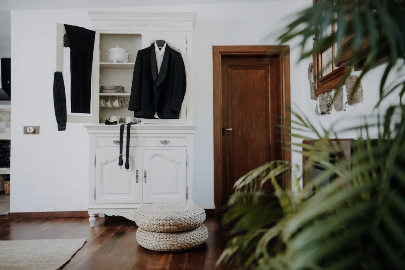 Intime Hochzeit im Elopement Stil auf Teneriffa in Smaragdgrün, Lachsrosa, Blau, Weiß und Gold