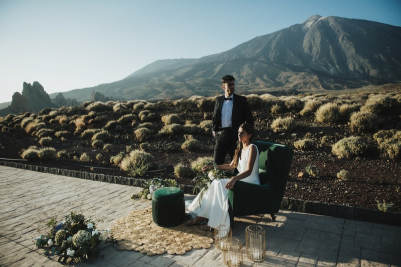 Intime Hochzeit im Elopement Stil auf Teneriffa in Smaragdgrün, Lachsrosa, Blau, Weiß und Gold