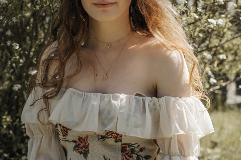 Mit Fern and Flowerfields zeigt sich die neue Brautschmuck Kollektion von Fleuriscoeur von der Flora und Fauna inspiriert