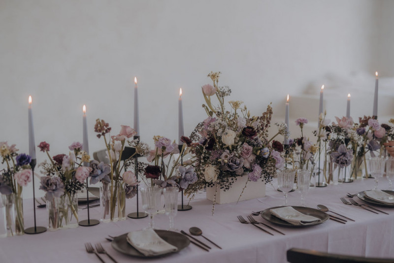 Eine Purple Rain Hochzeit in mystischem Mauve und Lila