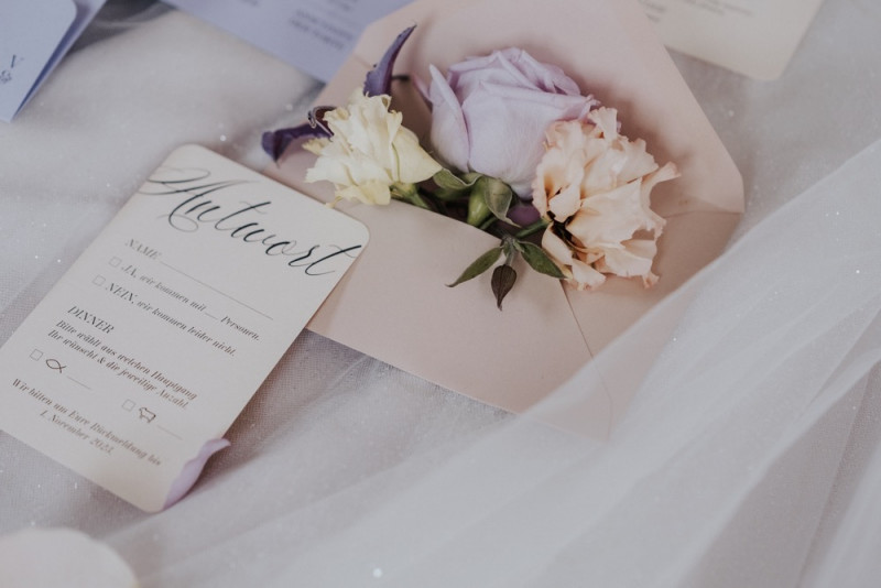 Modern Romance Hochzeit, Bunte Hochzeit, Bunte Schlosshochzeit, Schlösschen Hessellohe