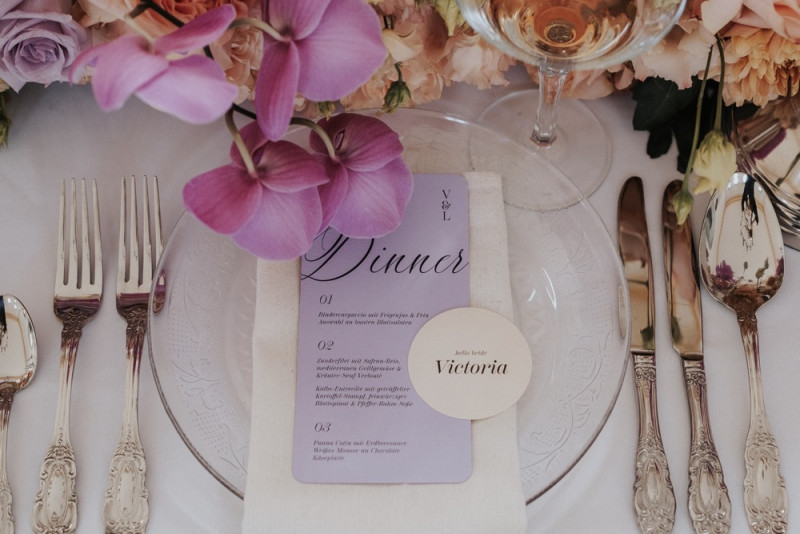 Modern Romance Schlosshochzeit, Modern Romance Hochzeit, Hochzeitslocation Schlosshochzeit, Schlösschen Hessellohe Hochzeit, Bunte Schlosshochzeit, Bunte Hochzeit