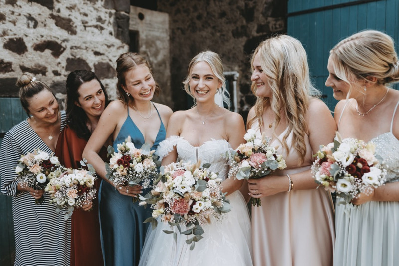 Scheunenhochzeit, Boho-rustikale Scheunenhochzeit, Bauernhof Hochzeit, Waldorfer Höfe Hochzeit, Bauernhofhochzeit, Hochzeit auf einem Bauernhof